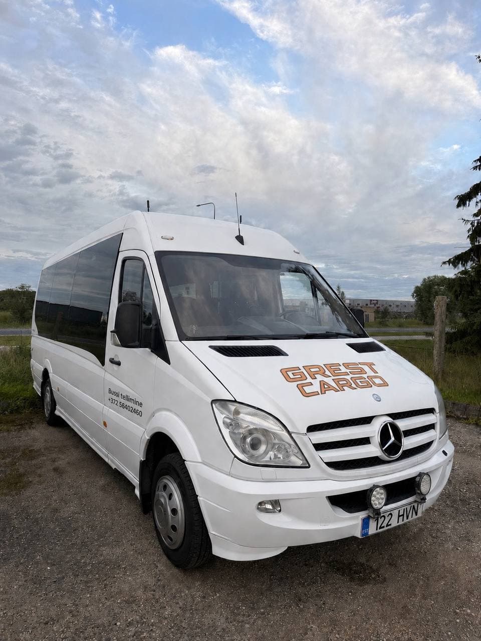Белый Mercedes-Benz Sprinter Grest Cargo